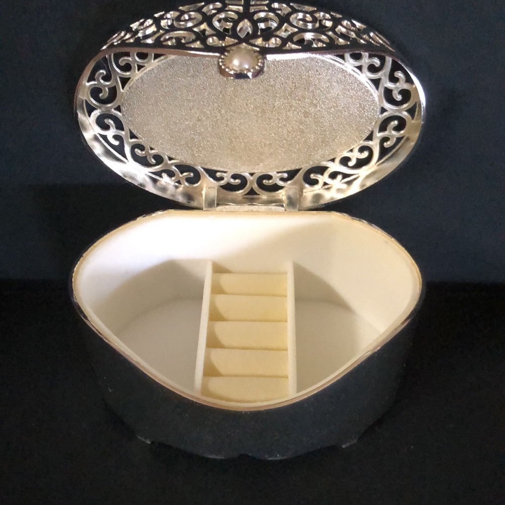 Ring box - Picture 2 of 5